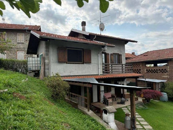 casa indipendente in vendita a Caprile