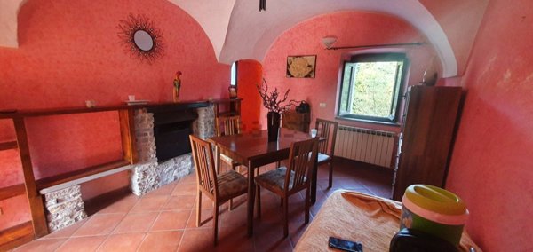 casa indipendente in vendita a Caprile