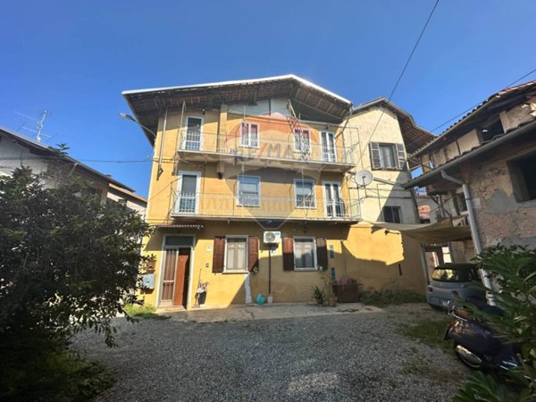 casa indipendente in vendita a Casapinta