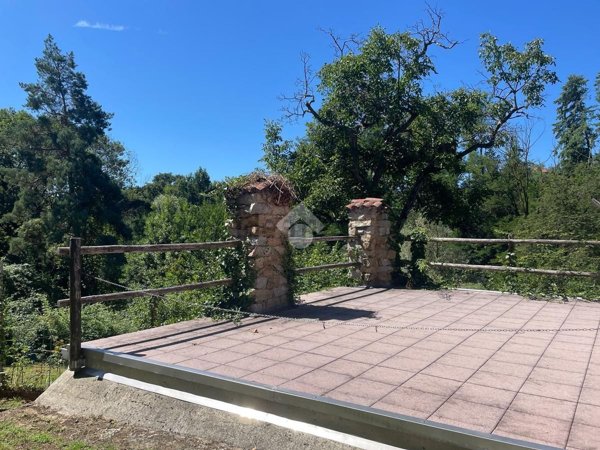 esavano in vendita a Casapinta