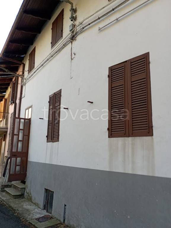 casa indipendente in vendita a Casapinta in zona Rondo