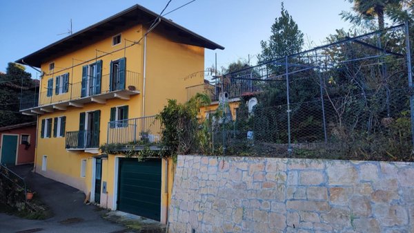 casa semindipendente in vendita a Casapinta