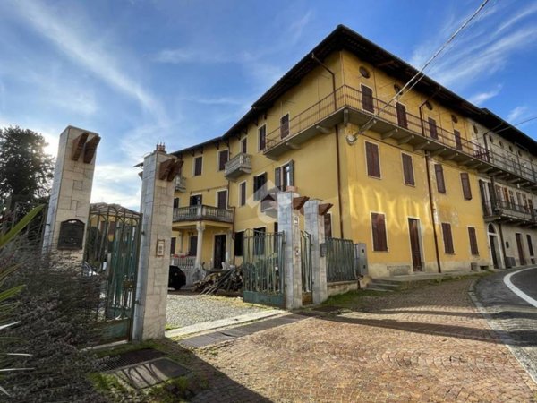 casa indipendente in vendita a Casapinta