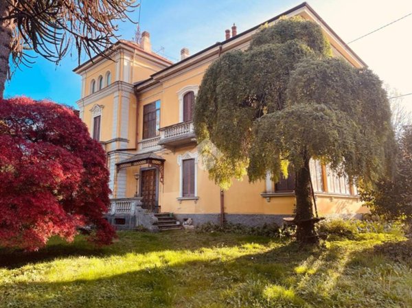 casa indipendente in vendita a Casapinta in zona Bosco