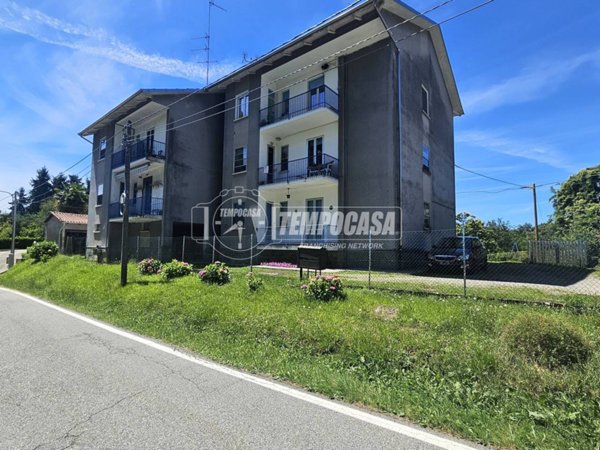 appartamento in vendita a Casapinta in zona Campalvero