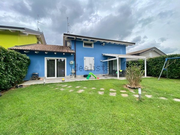 casa indipendente in vendita a Castelletto Cervo