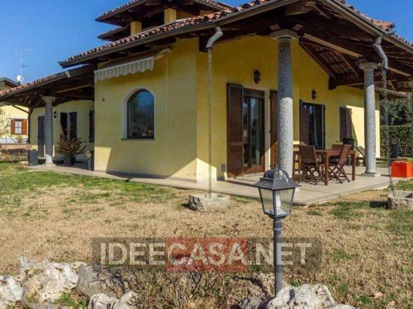 casa indipendente in vendita a Castelletto Cervo