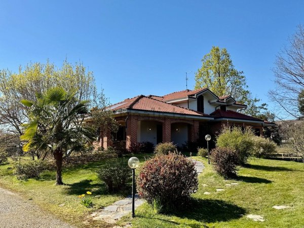 casa indipendente in vendita a Castelletto Cervo