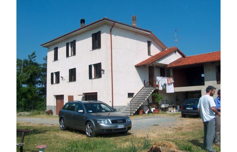casa indipendente in vendita ad Acqui Terme in zona Lussito