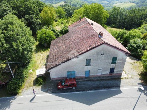 casa indipendente in vendita ad Acqui Terme in zona Moirano