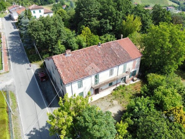 casa indipendente in vendita ad Acqui Terme in zona Moirano