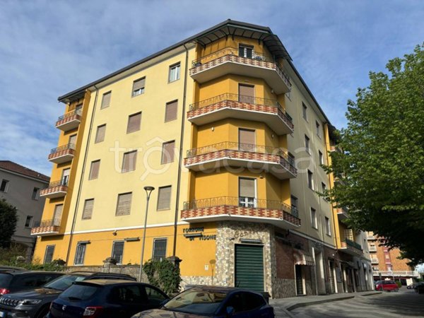 appartamento in vendita ad Acqui Terme in zona Angogna