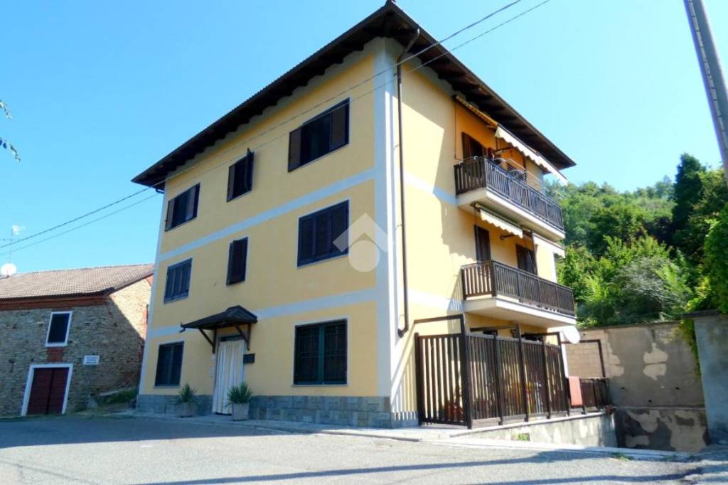 appartamento in vendita ad Acqui Terme in zona Lussito
