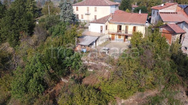 casa indipendente in vendita ad Acqui Terme in zona Moirano