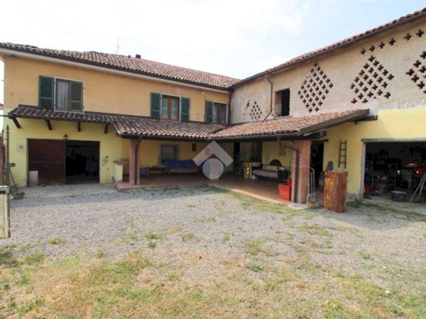 casa indipendente in vendita ad Acqui Terme