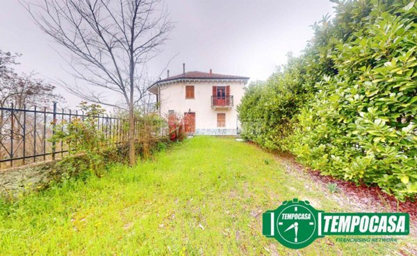 casa indipendente in vendita ad Acqui Terme in zona Lussito