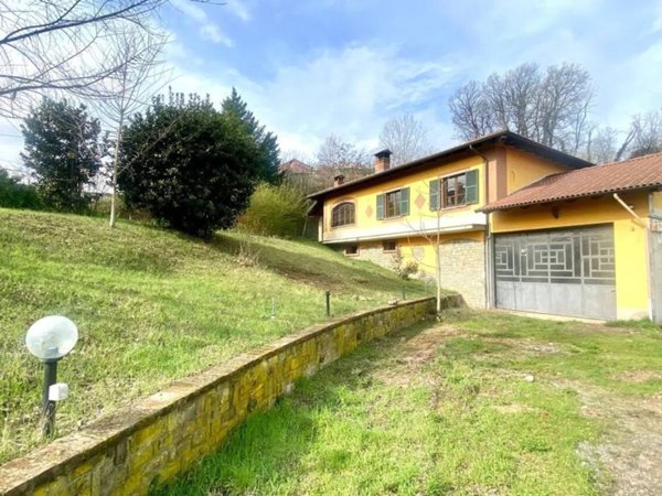 casa indipendente in vendita ad Acqui Terme