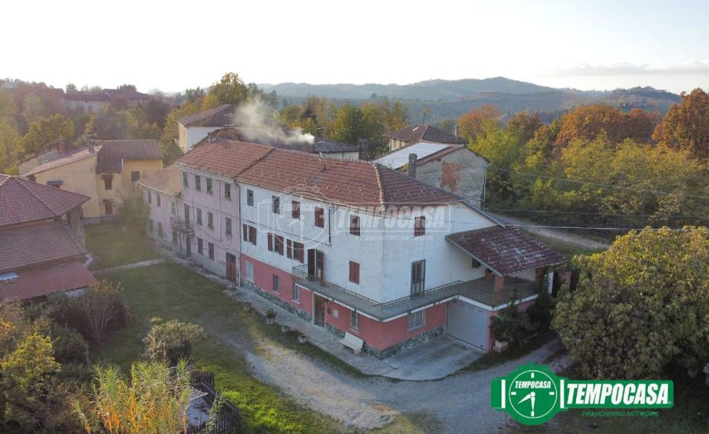 casa indipendente in vendita ad Acqui Terme