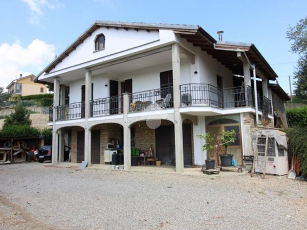 casa indipendente in vendita ad Acqui Terme in zona Moirano