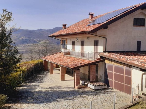 casa indipendente in vendita ad Acqui Terme