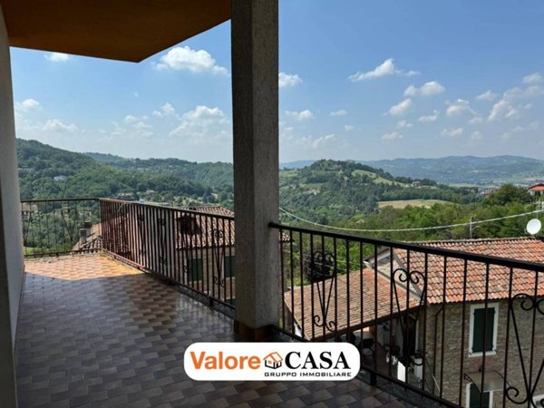 casa indipendente in vendita ad Acqui Terme in zona Lussito