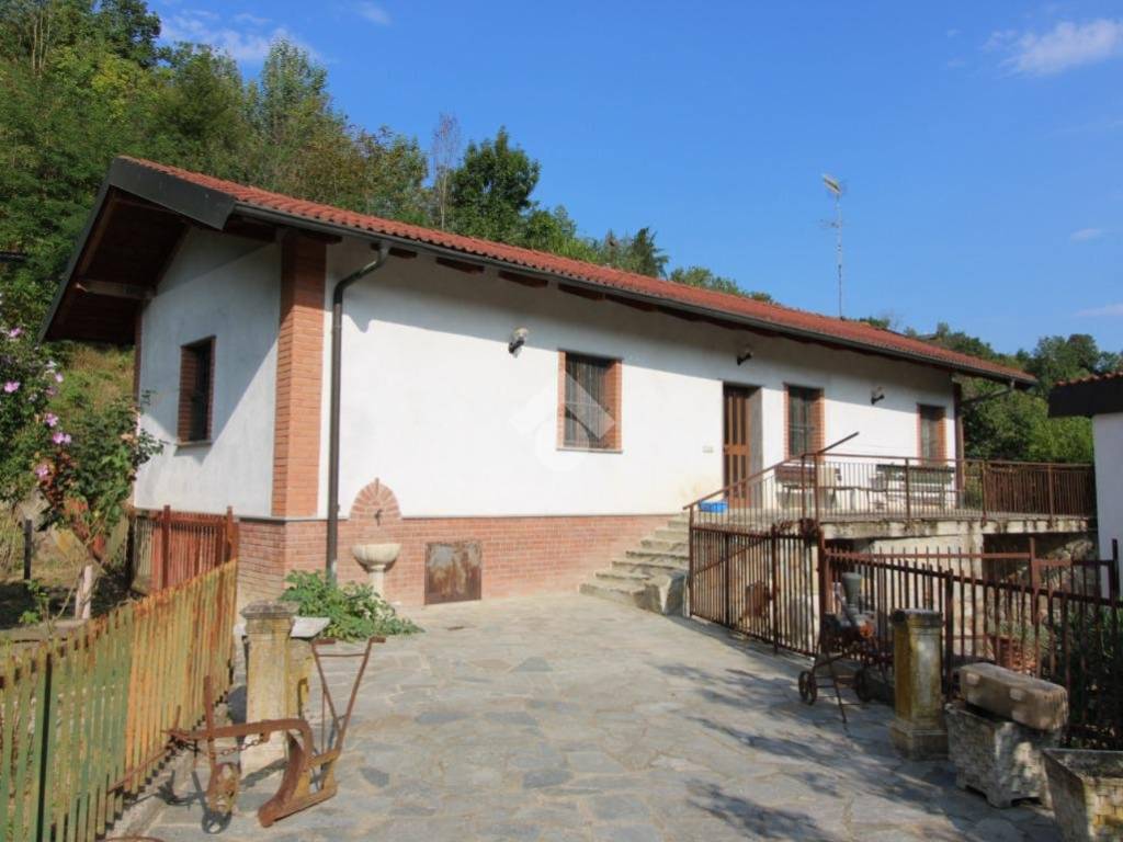 casa indipendente in vendita ad Acqui Terme