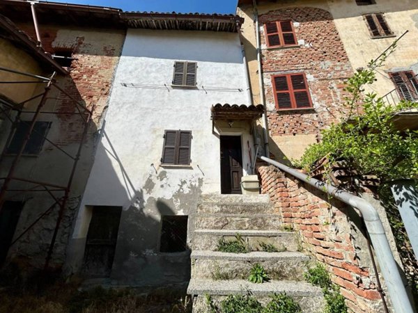 casa indipendente in vendita ad Acqui Terme
