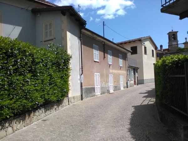 casa indipendente in vendita ad Acqui Terme