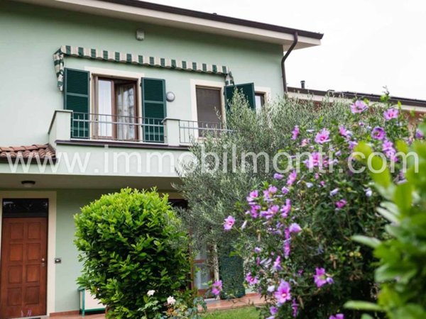 casa indipendente in vendita ad Acqui Terme