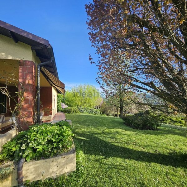 casa indipendente in vendita ad Acqui Terme