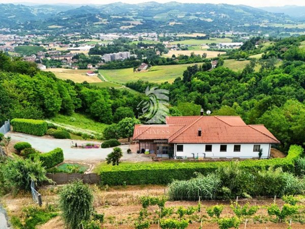 casa indipendente in vendita ad Acqui Terme