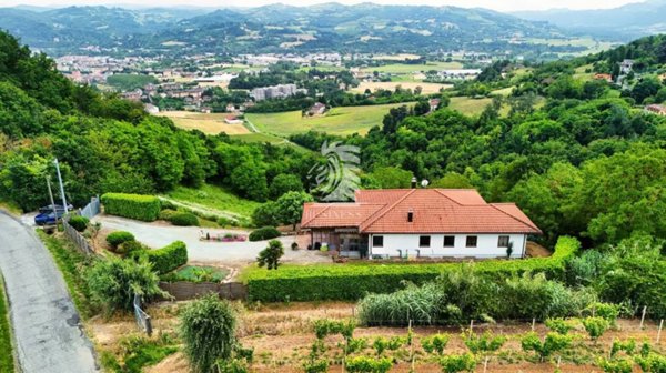 casa indipendente in vendita ad Acqui Terme