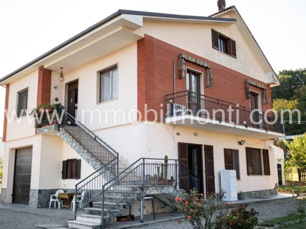 casa indipendente in vendita ad Acqui Terme