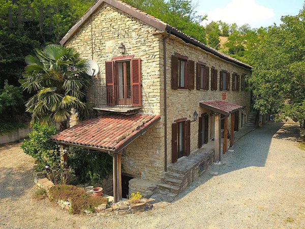 casa indipendente in vendita ad Acqui Terme