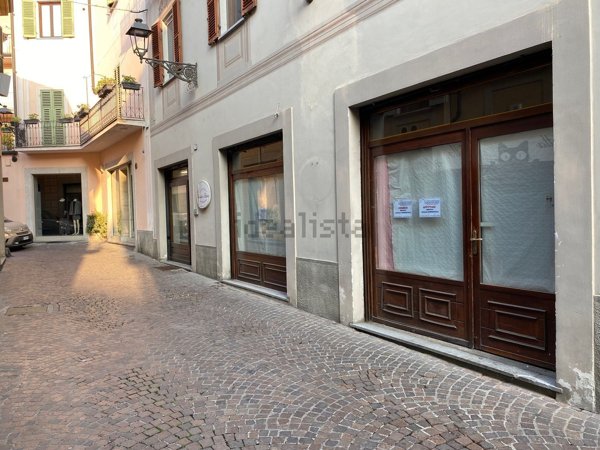 locale commerciale in vendita ad Acqui Terme