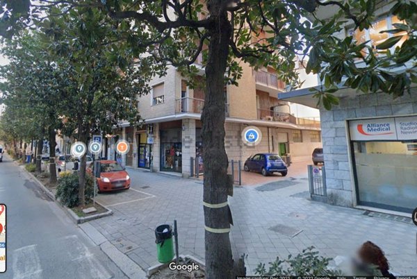 locale commerciale in vendita ad Acqui Terme