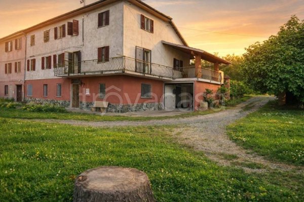 casa indipendente in vendita ad Acqui Terme