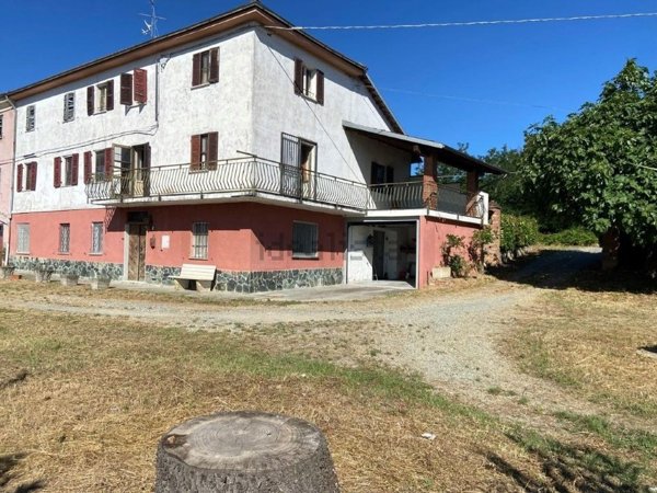 casa indipendente in vendita ad Acqui Terme