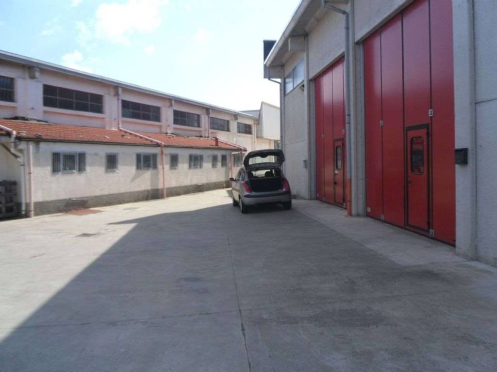 locale commerciale in vendita ad Acqui Terme