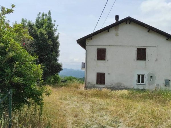casa indipendente in vendita ad Acqui Terme