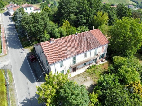 casa indipendente in vendita ad Acqui Terme in zona Moirano