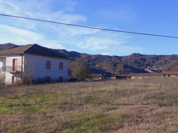 casa indipendente in vendita ad Acqui Terme
