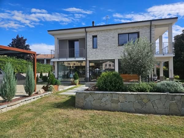 casa indipendente in vendita ad Acqui Terme