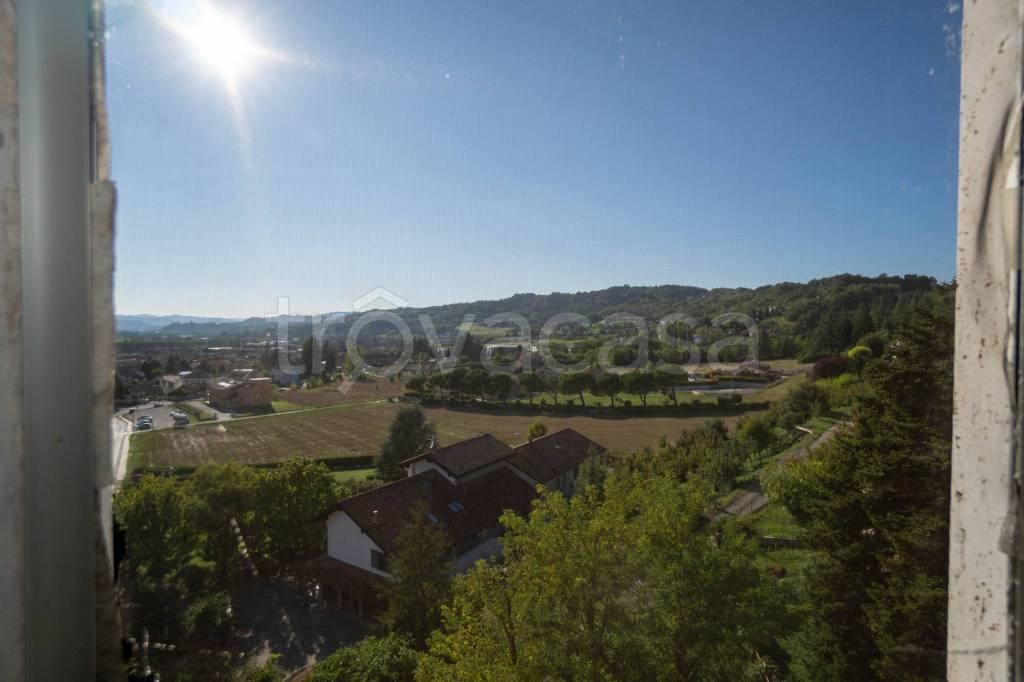 appartamento in vendita ad Acqui Terme in zona Moirano