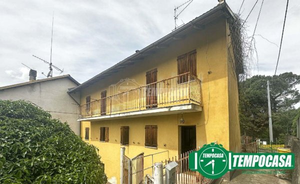 casa indipendente in vendita ad Acqui Terme in zona Lussito
