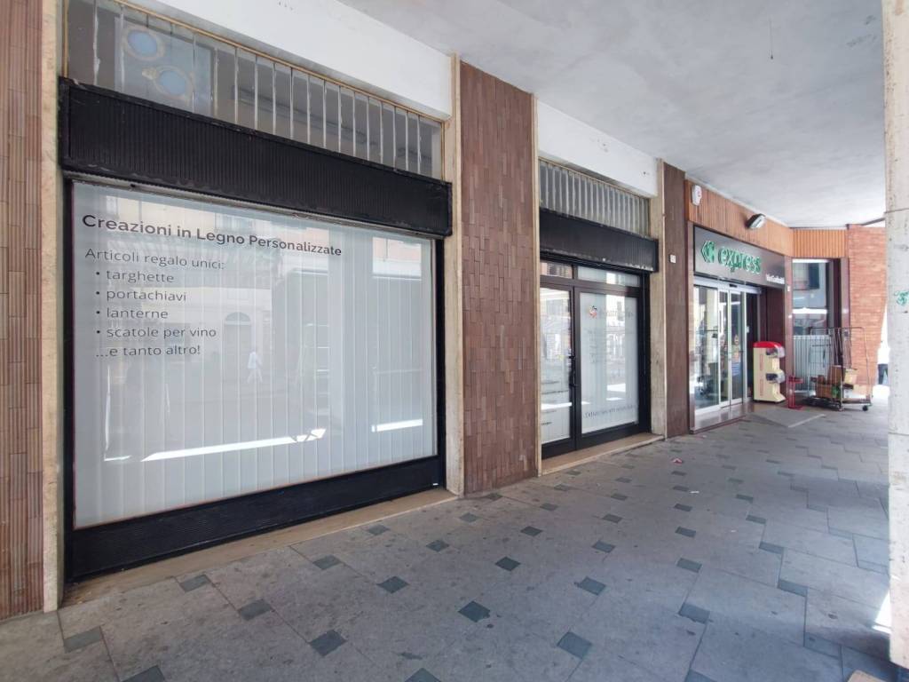 negozio in vendita ad Acqui Terme