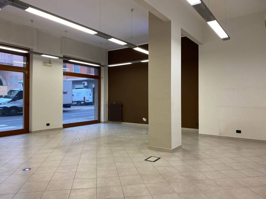 negozio in vendita ad Acqui Terme