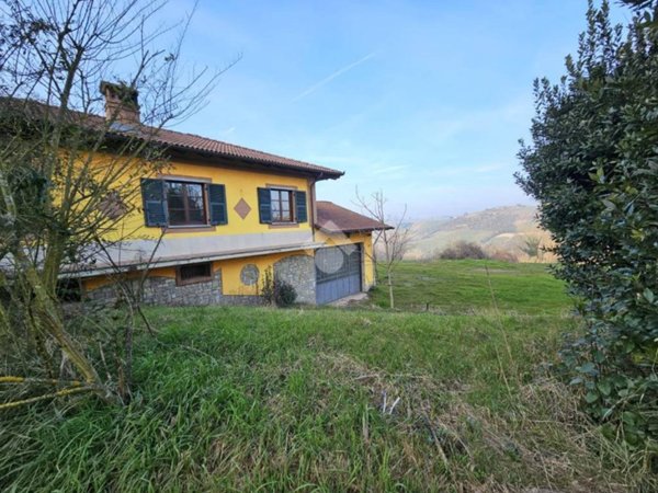 casa indipendente in vendita ad Acqui Terme in zona Moirano
