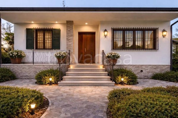 casa indipendente in vendita ad Acqui Terme in zona Moirano