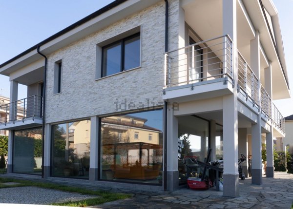 casa indipendente in vendita ad Acqui Terme